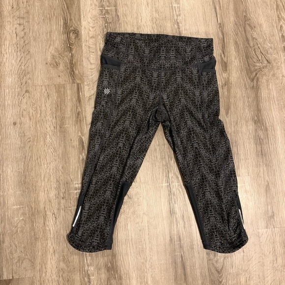 Athleta Pants - Athleta Black and Gray Crop Leggings w/ Pockets